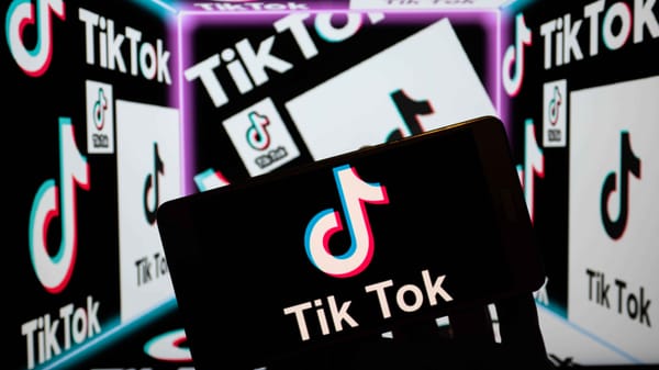 Lebensbedrohliche Inhalte: EU-Kommission droht TikTok mit Verbot